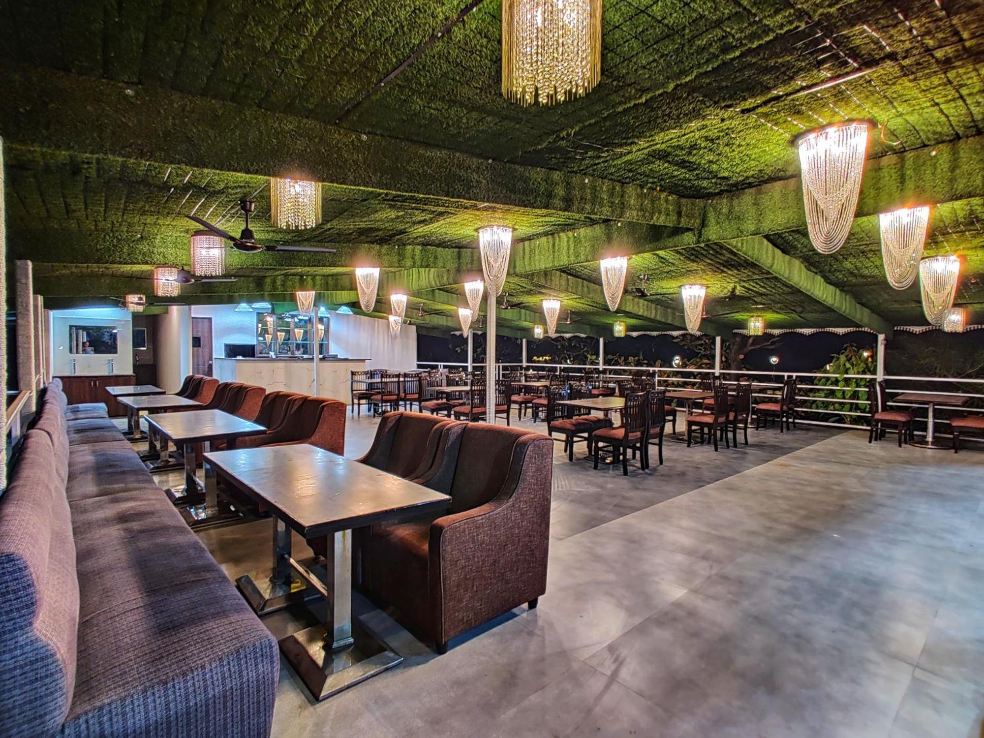Golden Chariot Hotel Daman Εξωτερικό φωτογραφία