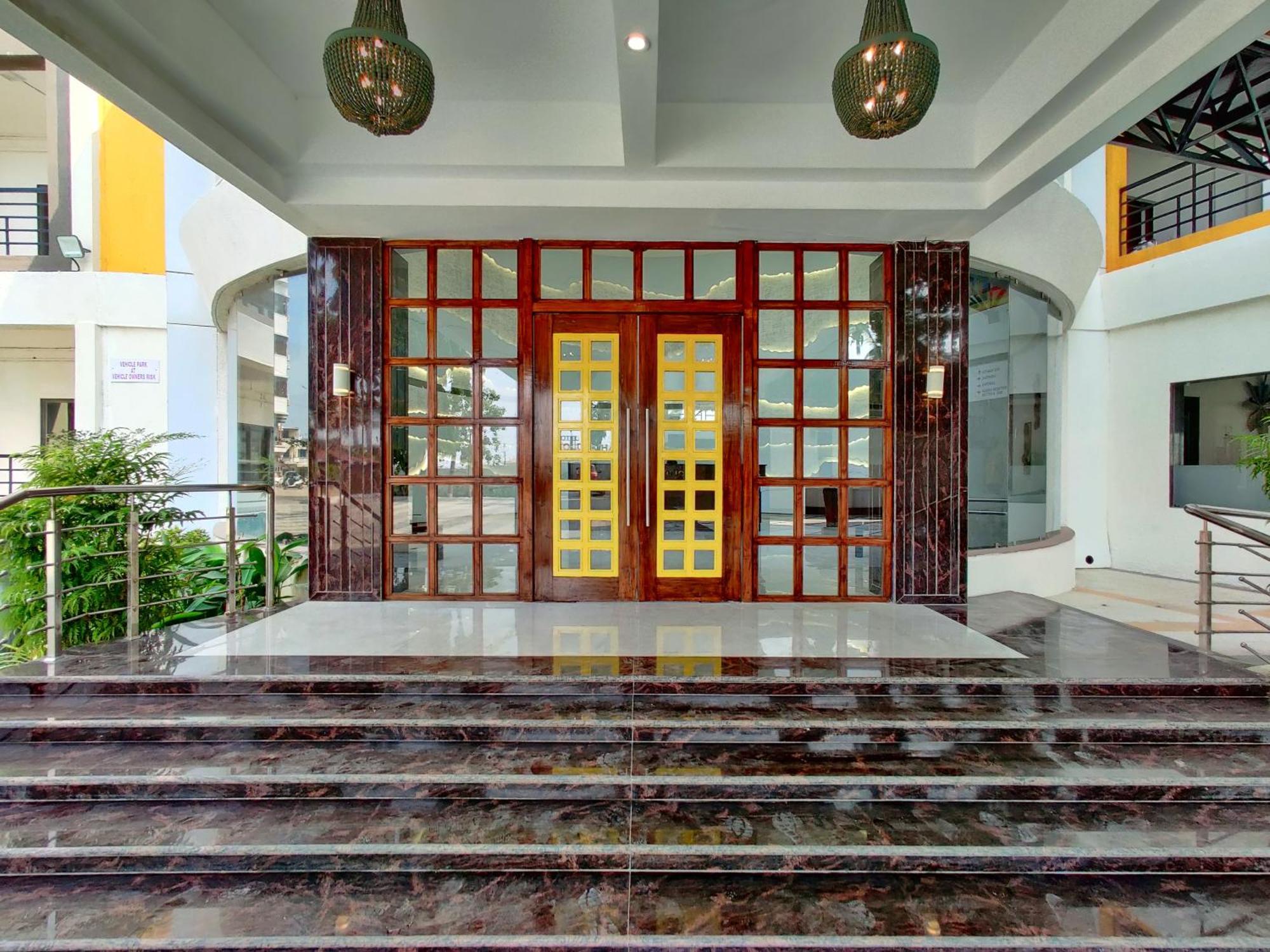 Golden Chariot Hotel Daman Εξωτερικό φωτογραφία