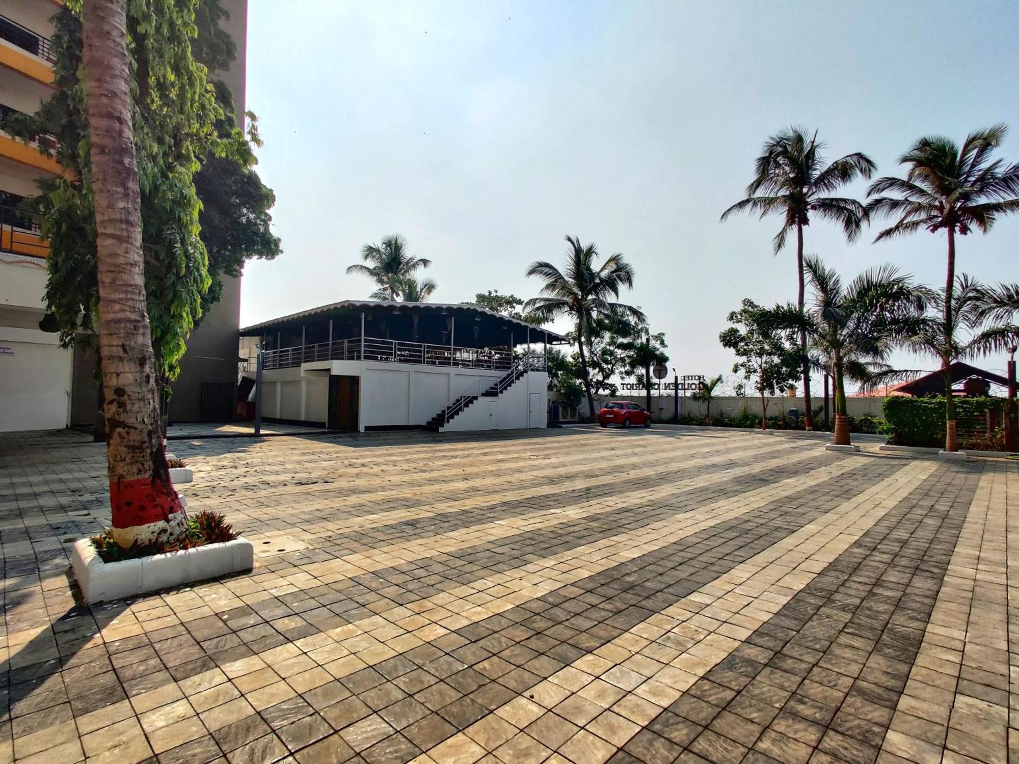 Golden Chariot Hotel Daman Εξωτερικό φωτογραφία