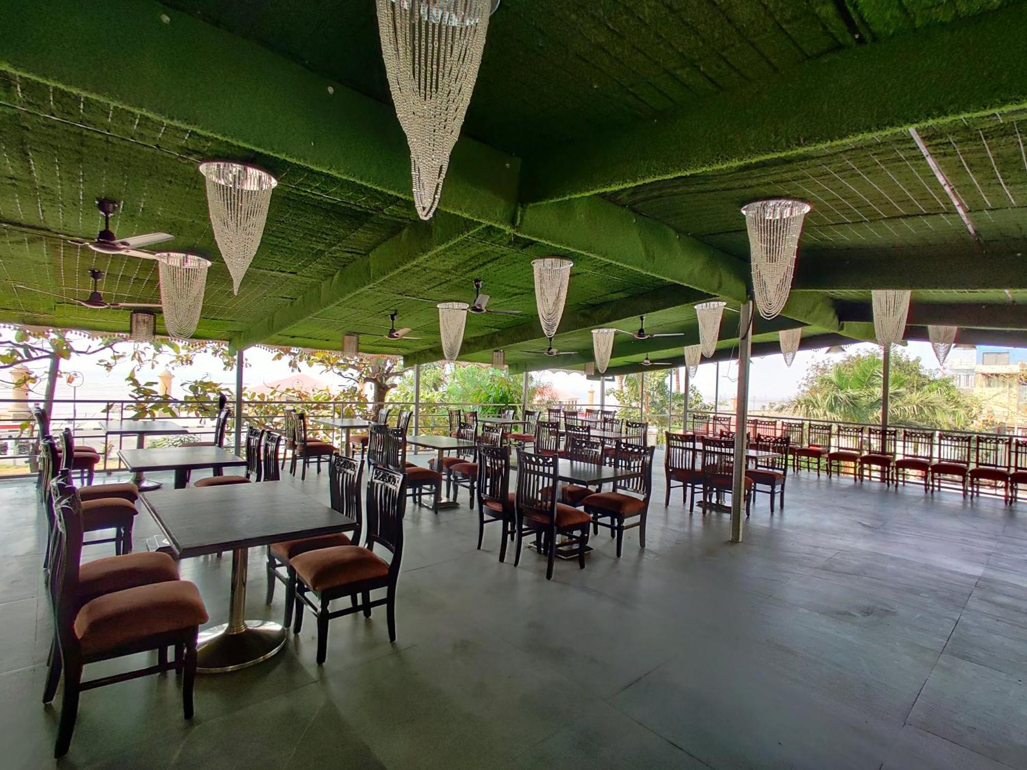 Golden Chariot Hotel Daman Εξωτερικό φωτογραφία
