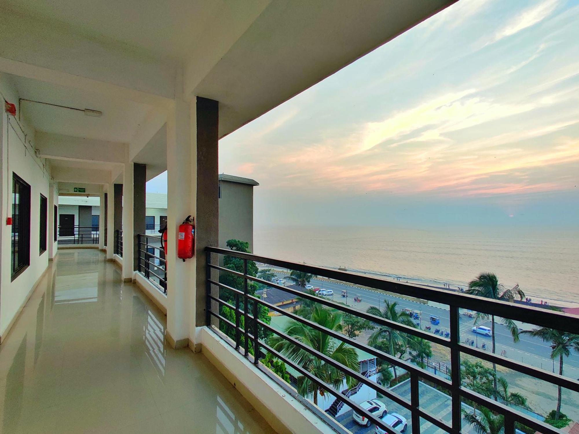 Golden Chariot Hotel Daman Εξωτερικό φωτογραφία