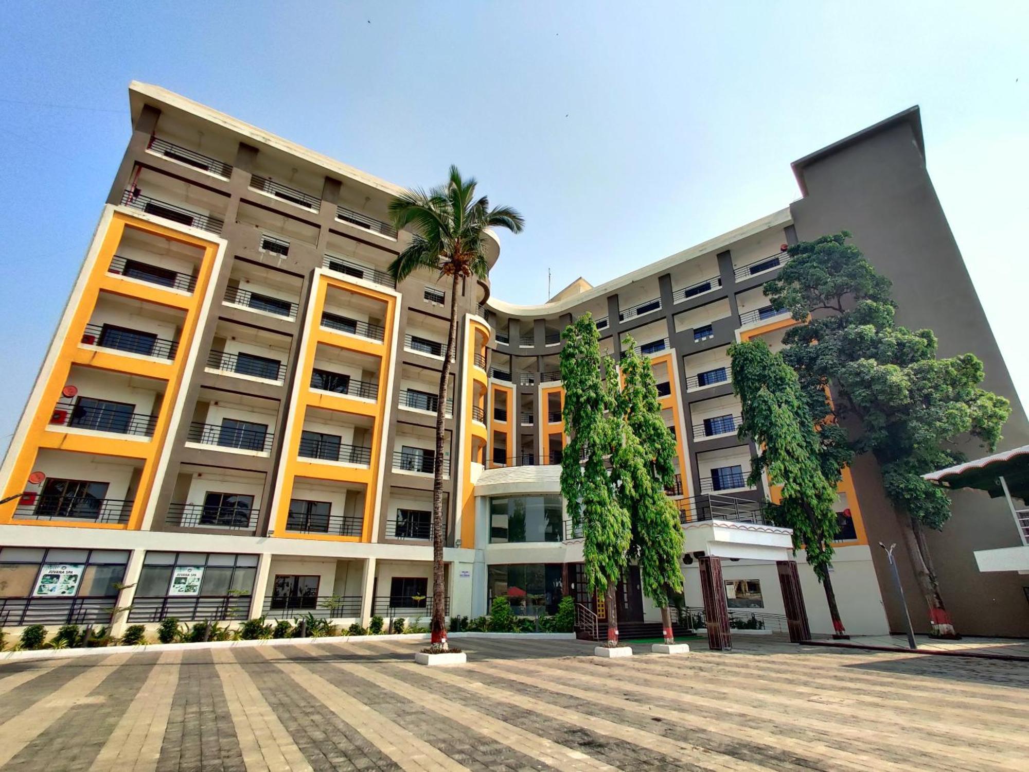 Golden Chariot Hotel Daman Εξωτερικό φωτογραφία
