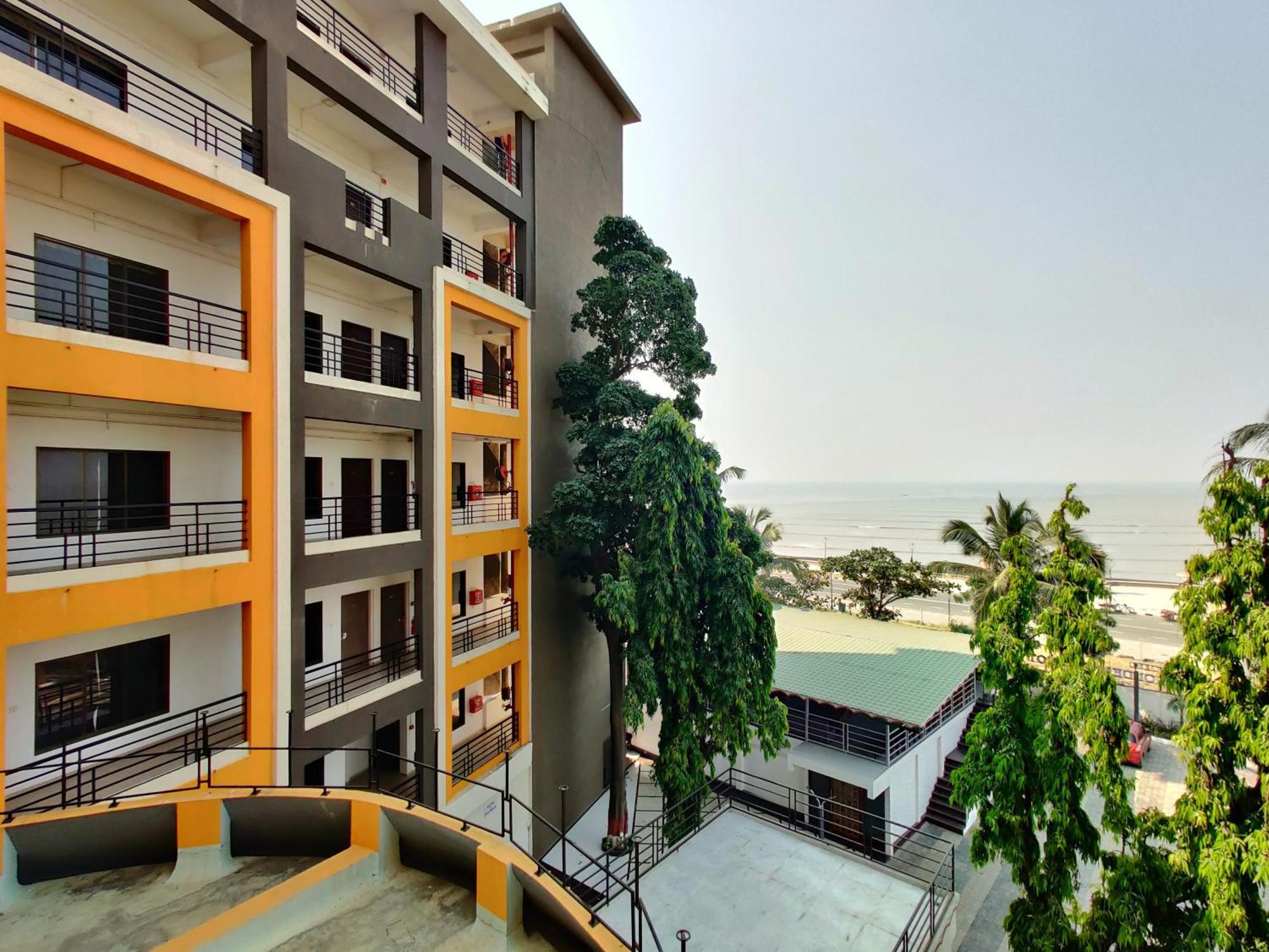 Golden Chariot Hotel Daman Εξωτερικό φωτογραφία