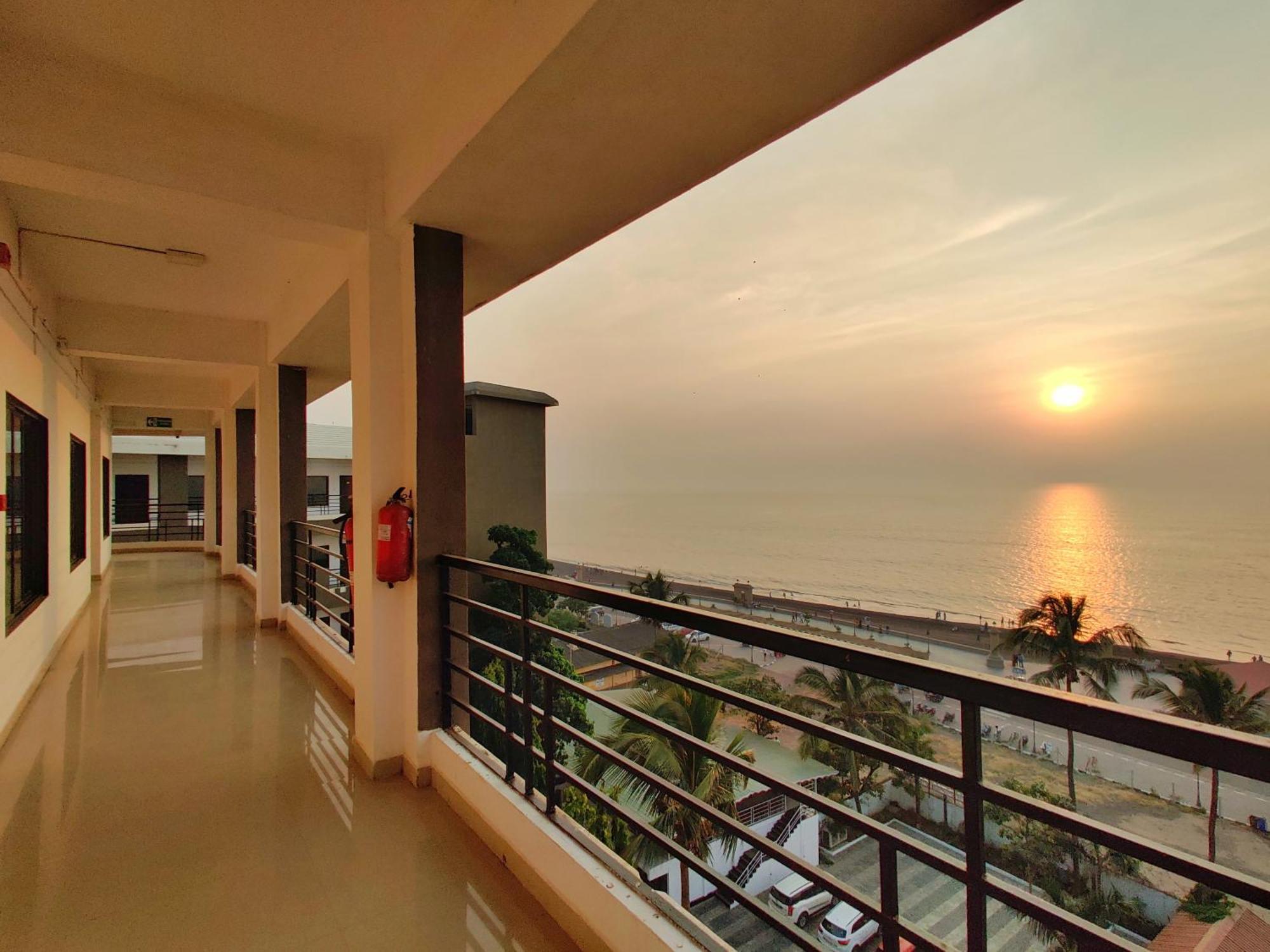 Golden Chariot Hotel Daman Εξωτερικό φωτογραφία