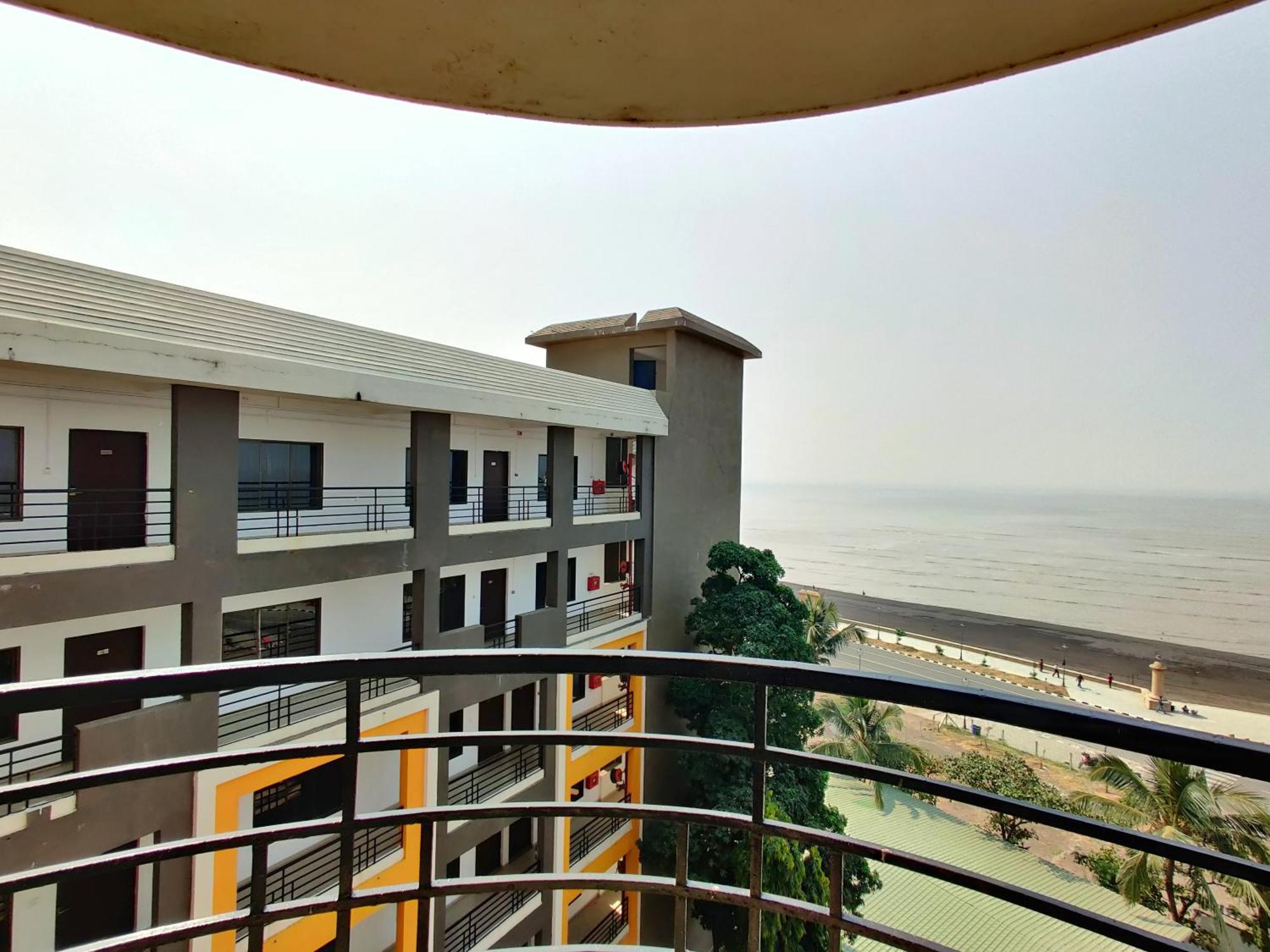 Golden Chariot Hotel Daman Εξωτερικό φωτογραφία