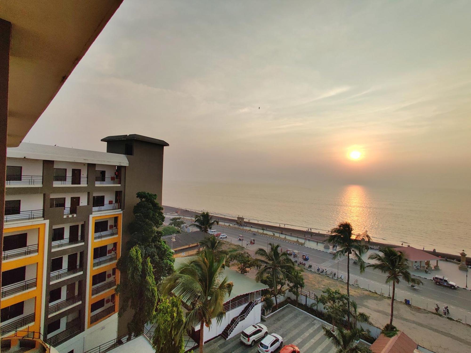 Golden Chariot Hotel Daman Εξωτερικό φωτογραφία