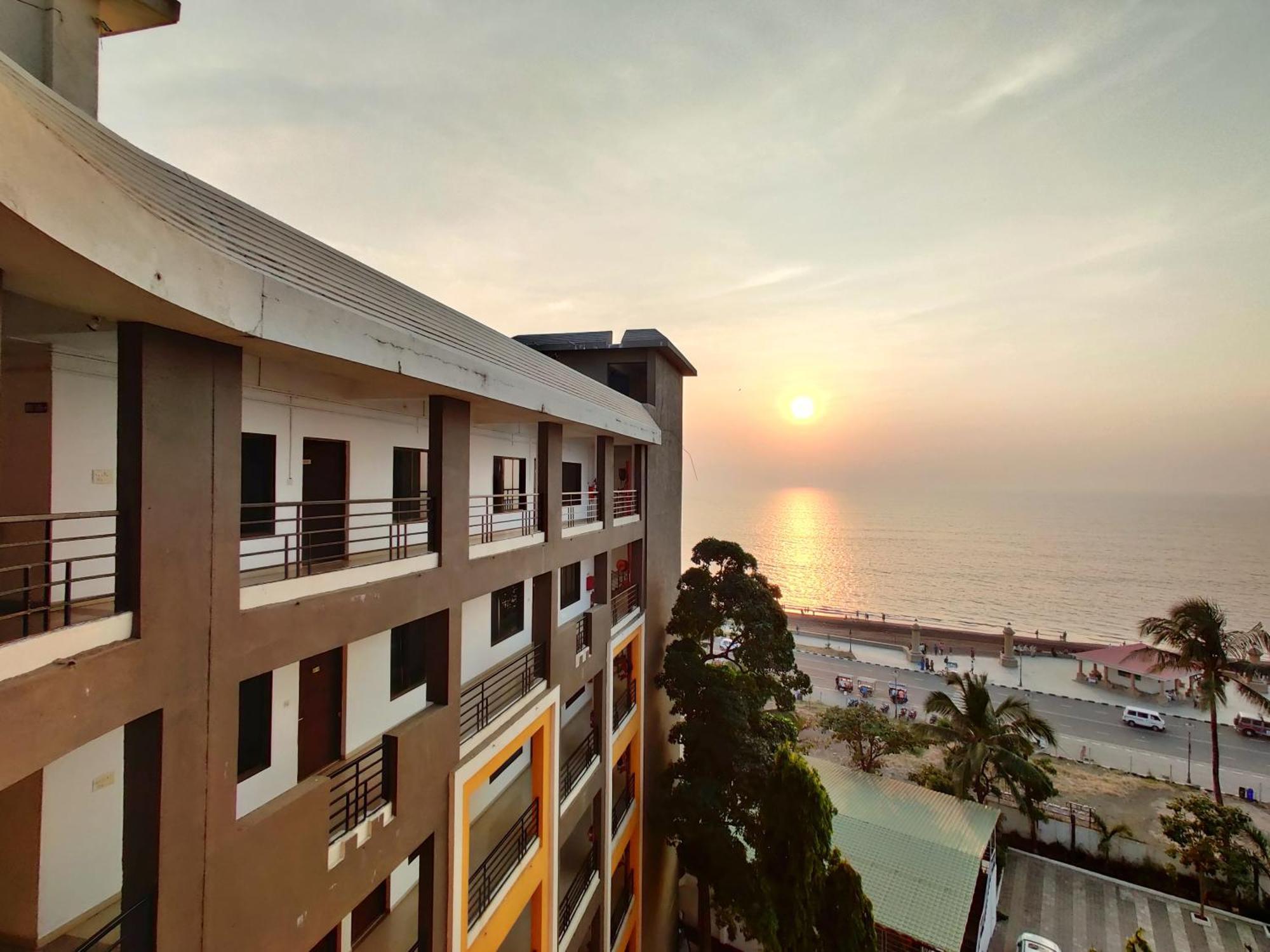 Golden Chariot Hotel Daman Εξωτερικό φωτογραφία
